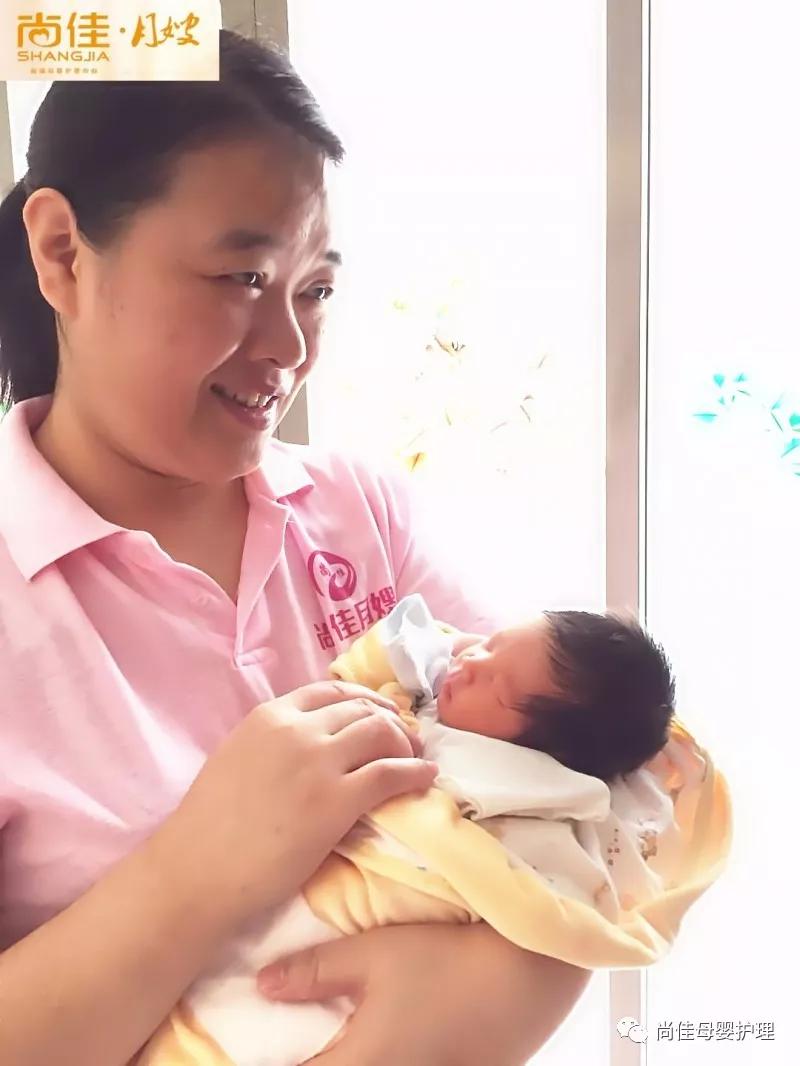 尚佳專業(yè)月嫂 | 母親生病丨 是否需停止哺乳？