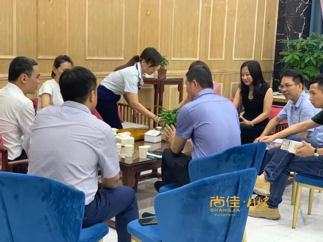 尚佳專業(yè)月嫂丨市、區(qū)領導關心尚佳發(fā)展，勉勵為“南粵家政”做出積極貢獻